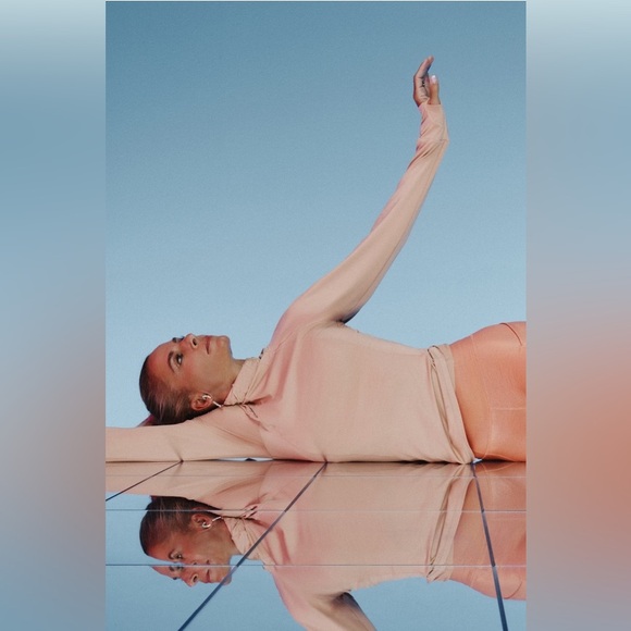 NWT Fabletics Peach VADA HOODIE MEDIUM - Picture 5 of 10